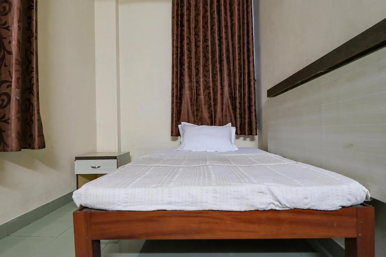 קאנור Spot On 60610 Malabar Tourist Home מלון